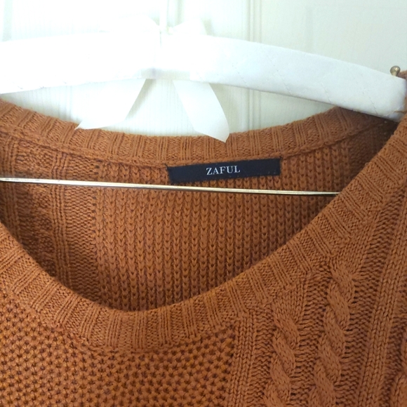 Zaful Oversized Knit Sweater - Picture 2 of 3